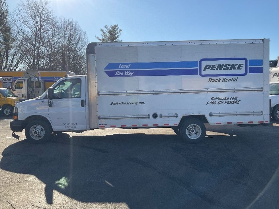 2022 Gmc Savana 3500 Cutaway photo 4