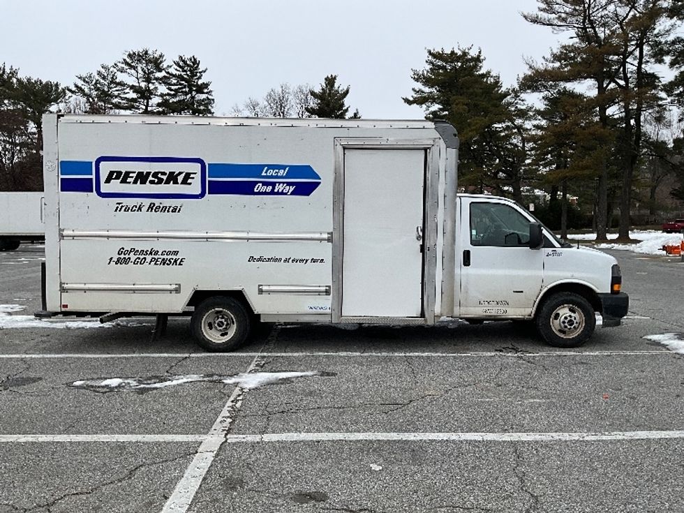 Light Duty Box Truck-Light and Medium Duty Trucks-GMC-2022-Savana G33903-Sterling-VA-41,785\n\t\tmiles-$ 45,750 - Image 14