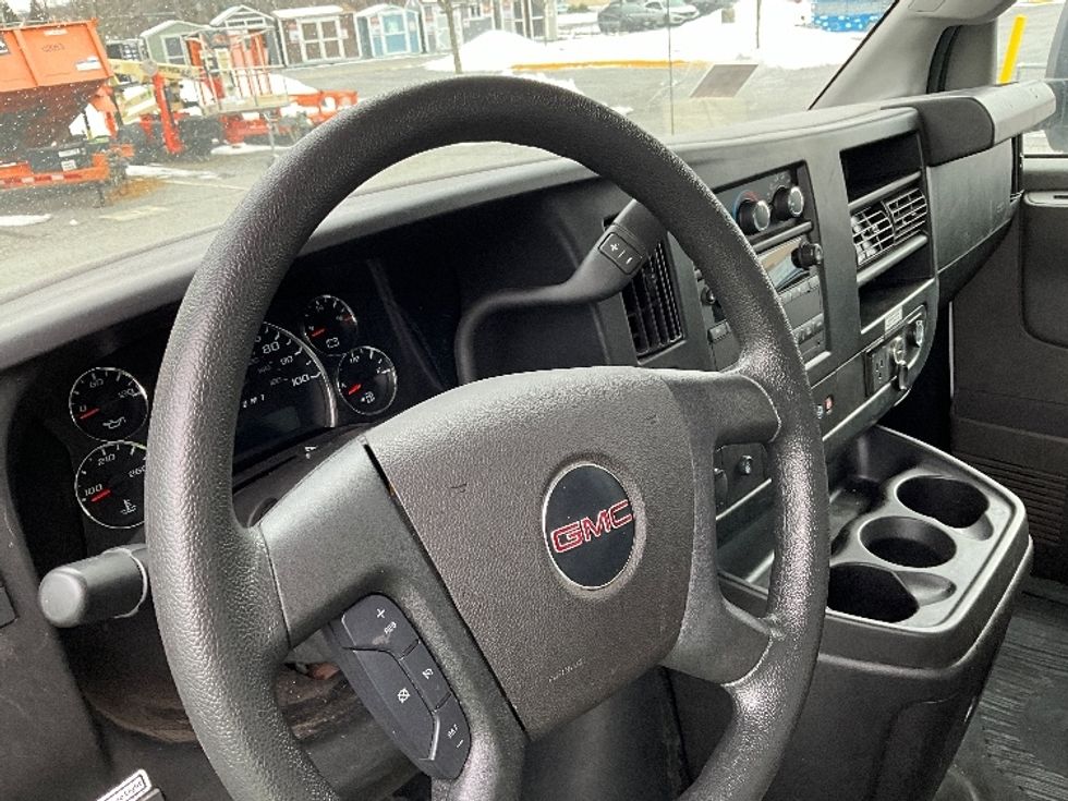 Light Duty Box Truck-Light and Medium Duty Trucks-GMC-2022-Savana G33903-Sterling-VA-41,785\n\t\tmiles-$ 45,750 - Image 17