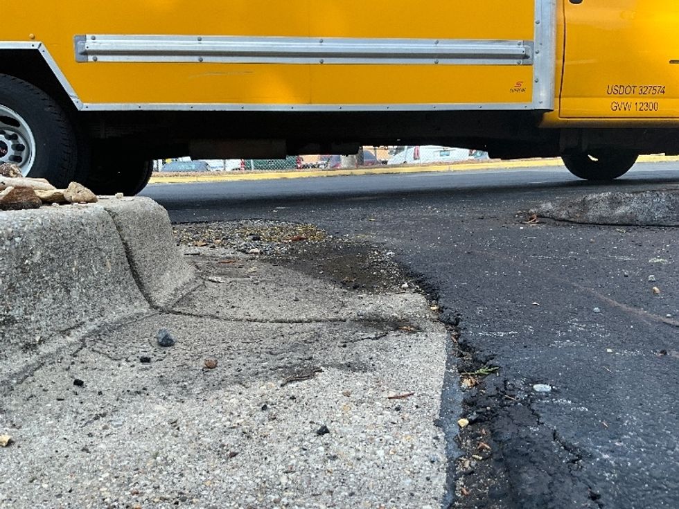 Light Duty Box Truck-Light and Medium Duty Trucks-GMC-2022-Savana G33903-Sterling-VA-91,742\n\t\tmiles-$ 29,500 - Image 12