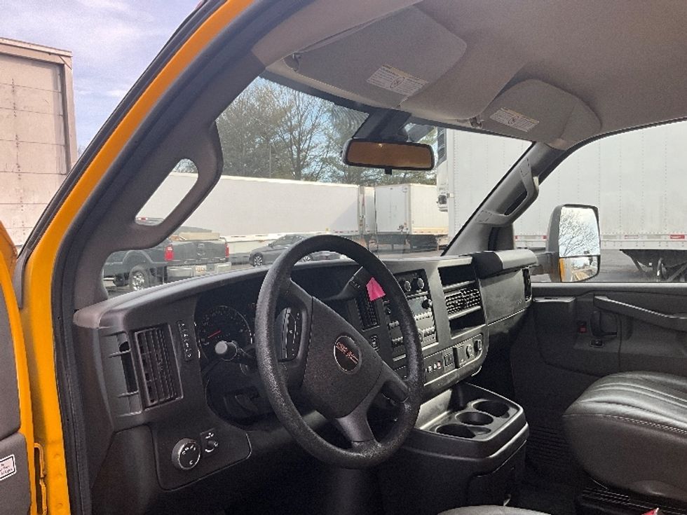 Light Duty Box Truck-Light and Medium Duty Trucks-GMC-2022-Savana G33903-Sterling-VA-91,742\n\t\tmiles-$ 29,500 - Image 16