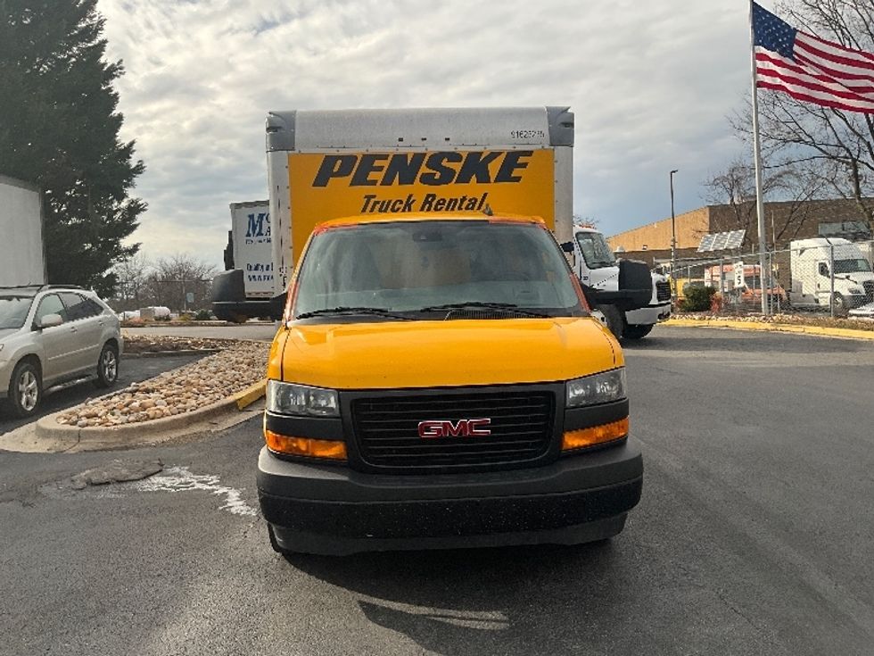 Light Duty Box Truck-Light and Medium Duty Trucks-GMC-2022-Savana G33903-Sterling-VA-91,742\n\t\tmiles-$ 29,500 - Image 2