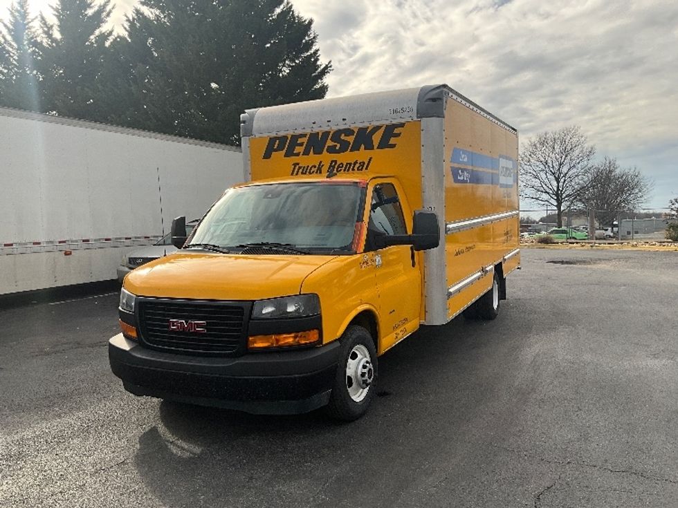 Light Duty Box Truck-Light and Medium Duty Trucks-GMC-2022-Savana G33903-Sterling-VA-91,742\n\t\tmiles-$ 29,500 - Image 3