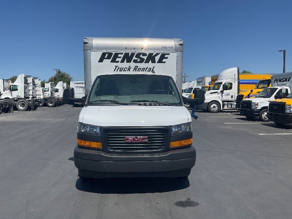 Light Duty Box Truck-Light and Medium Duty Trucks-GMC-2022-Savana G33903-Stockton-CA-31,507\n\t\tmiles-$ 56,500 - Image 2