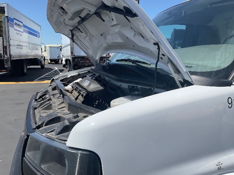 Light Duty Box Truck-Light and Medium Duty Trucks-GMC-2022-Savana G33903-Stockton-CA-31,507\n\t\tmiles-$ 56,500 - Image 24