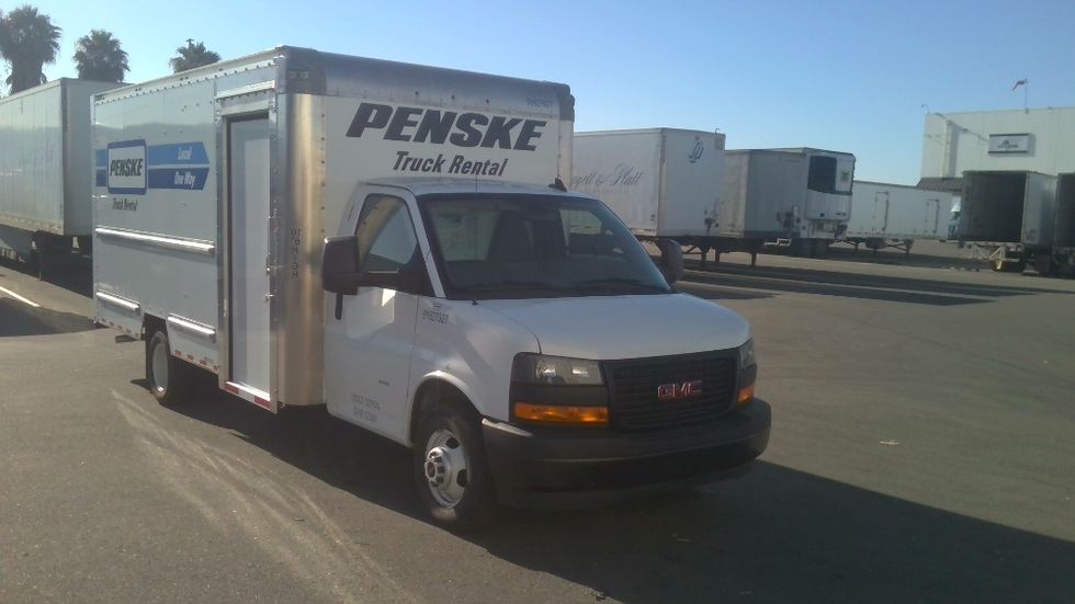 Light Duty Box Truck-Light and Medium Duty Trucks-GMC-2022-Savana G33903-Stockton-CA-37,595\n\t\tmiles-$ 41,500 - Image 1