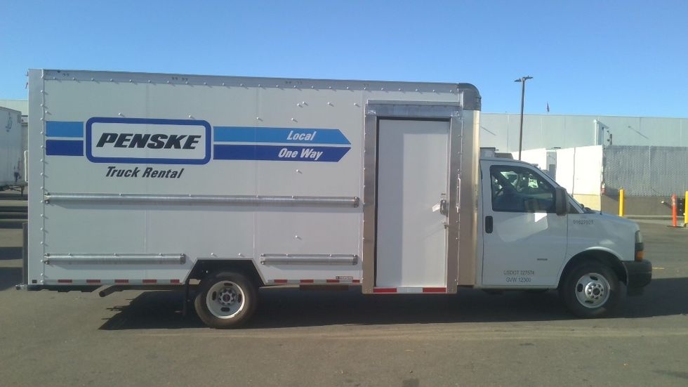 Light Duty Box Truck-Light and Medium Duty Trucks-GMC-2022-Savana G33903-Stockton-CA-37,595\n\t\tmiles-$ 41,500 - Image 14