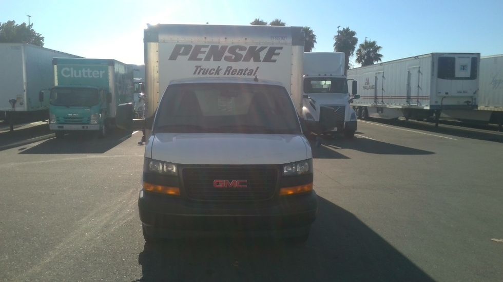 Light Duty Box Truck-Light and Medium Duty Trucks-GMC-2022-Savana G33903-Stockton-CA-37,595\n\t\tmiles-$ 41,500 - Image 2