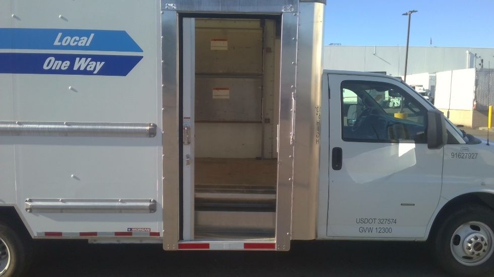 Light Duty Box Truck-Light and Medium Duty Trucks-GMC-2022-Savana G33903-Stockton-CA-37,595\n\t\tmiles-$ 41,500 - Image 25