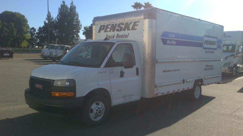 Light Duty Box Truck-Light and Medium Duty Trucks-GMC-2022-Savana G33903-Stockton-CA-37,595\n\t\tmiles-$ 41,500 - Image 3