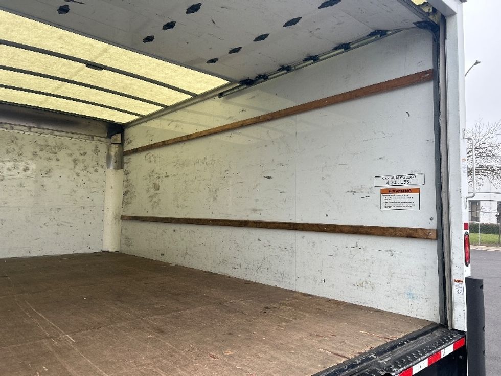 Light Duty Box Truck-Light and Medium Duty Trucks-GMC-2022-Savana G33903-Stockton-CA-88,785\n\t\tmiles-$ 32,500 - Image 12