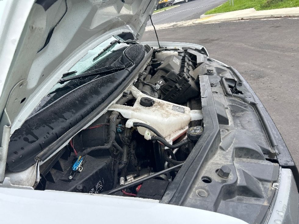 Light Duty Box Truck-Light and Medium Duty Trucks-GMC-2022-Savana G33903-Stockton-CA-88,785\n\t\tmiles-$ 32,500 - Image 23