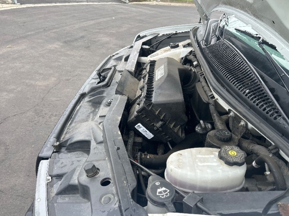 Light Duty Box Truck-Light and Medium Duty Trucks-GMC-2022-Savana G33903-Stockton-CA-88,785\n\t\tmiles-$ 32,500 - Image 24