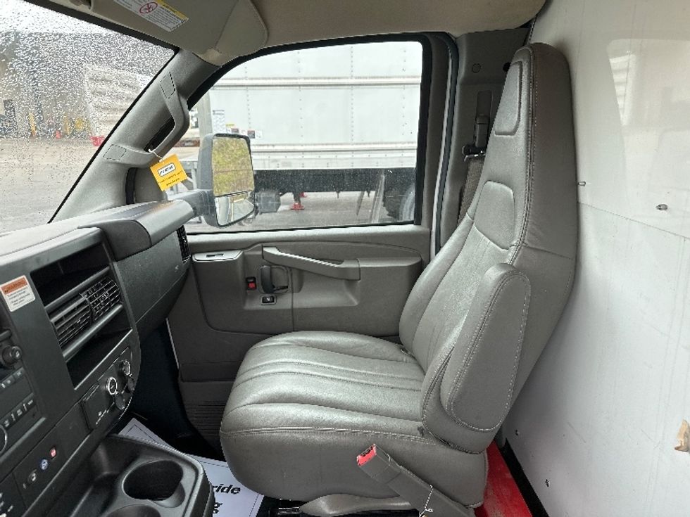 Light Duty Box Truck-Light and Medium Duty Trucks-GMC-2022-Savana G33903-Sturtevant-WI-34,158\n\t\tmiles-$ 43,000 - Image 19