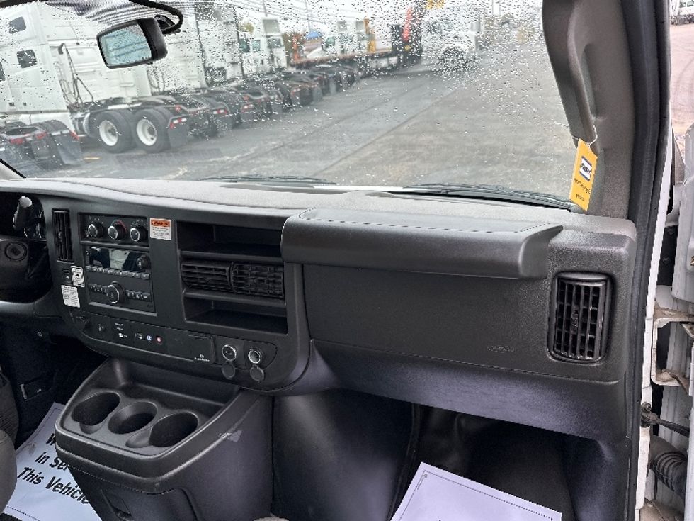 Light Duty Box Truck-Light and Medium Duty Trucks-GMC-2022-Savana G33903-Sturtevant-WI-34,158\n\t\tmiles-$ 43,000 - Image 21