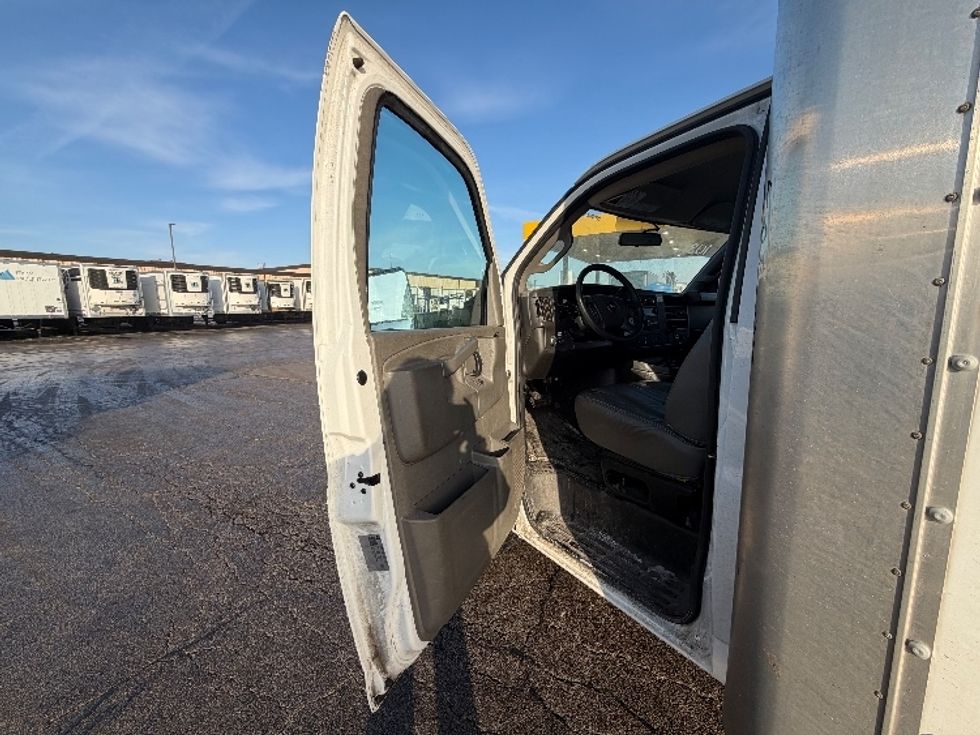 Light Duty Box Truck-Light and Medium Duty Trucks-GMC-2022-Savana G33903-Sturtevant-WI-36,685\n\t\tmiles-$ 42,750 - Image 11