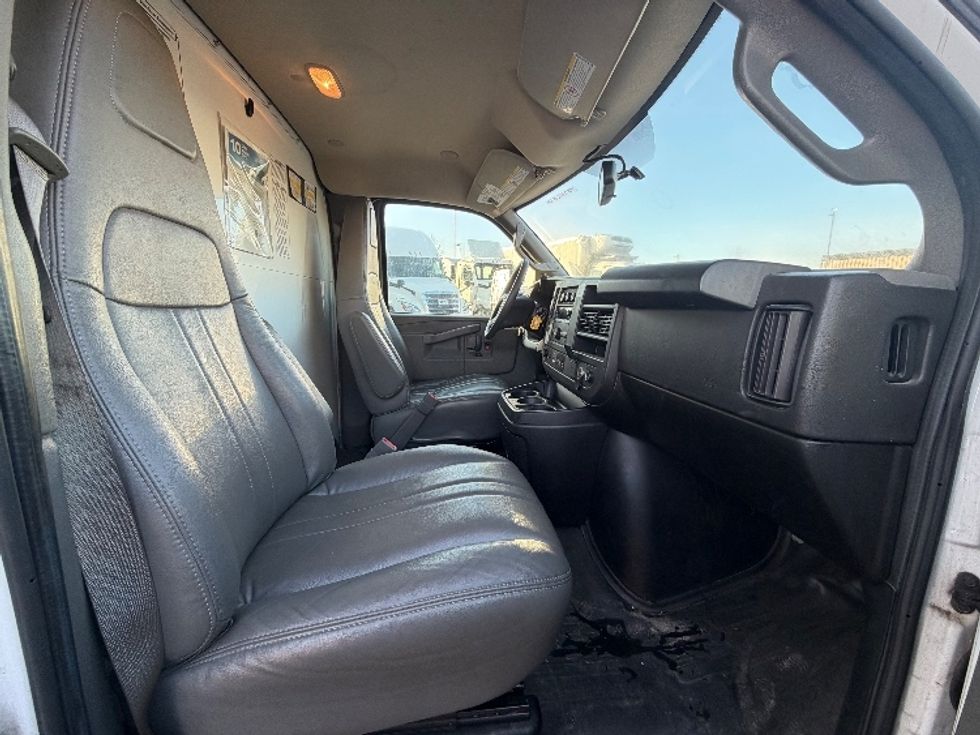 Light Duty Box Truck-Light and Medium Duty Trucks-GMC-2022-Savana G33903-Sturtevant-WI-36,685\n\t\tmiles-$ 42,750 - Image 16