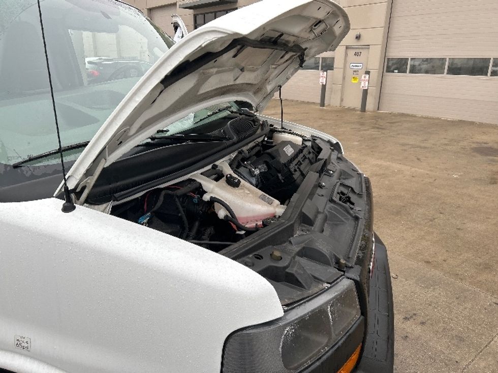 Light Duty Box Truck-Light and Medium Duty Trucks-GMC-2022-Savana G33903-Sturtevant-WI-36,685\n\t\tmiles-$ 42,750 - Image 17