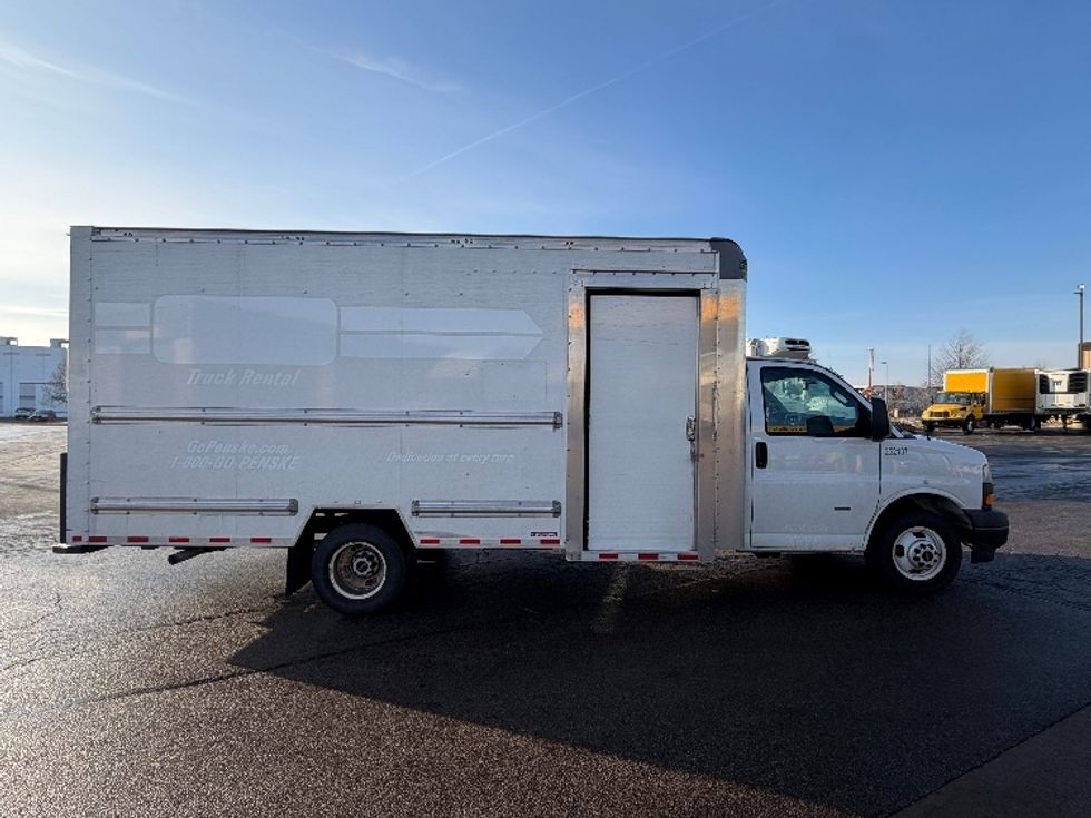 Light Duty Box Truck-Light and Medium Duty Trucks-GMC-2022-Savana G33903-Sturtevant-WI-36,685\n\t\tmiles-$ 42,750 - Image 4