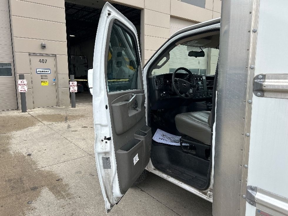 Light Duty Box Truck-Light and Medium Duty Trucks-GMC-2022-Savana G33903-Sturtevant-WI-41,839\n\t\tmiles-$ 43,000 - Image 16