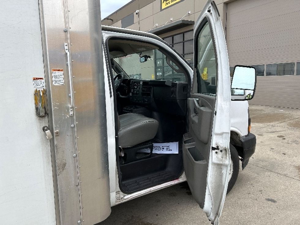 Light Duty Box Truck-Light and Medium Duty Trucks-GMC-2022-Savana G33903-Sturtevant-WI-41,839\n\t\tmiles-$ 43,000 - Image 20