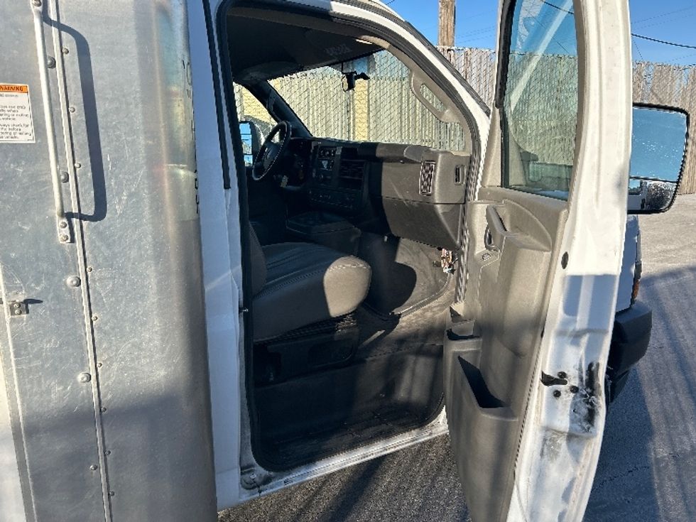 Light Duty Box Truck-Light and Medium Duty Trucks-GMC-2022-Savana G33903-Sturtevant-WI-41,938\n\t\tmiles-$ 48,000 - Image 20