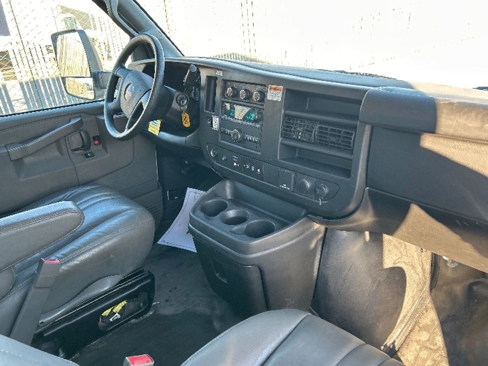 Light Duty Box Truck-Light and Medium Duty Trucks-GMC-2022-Savana G33903-Sturtevant-WI-41,938\n\t\tmiles-$ 48,000 - Image 22