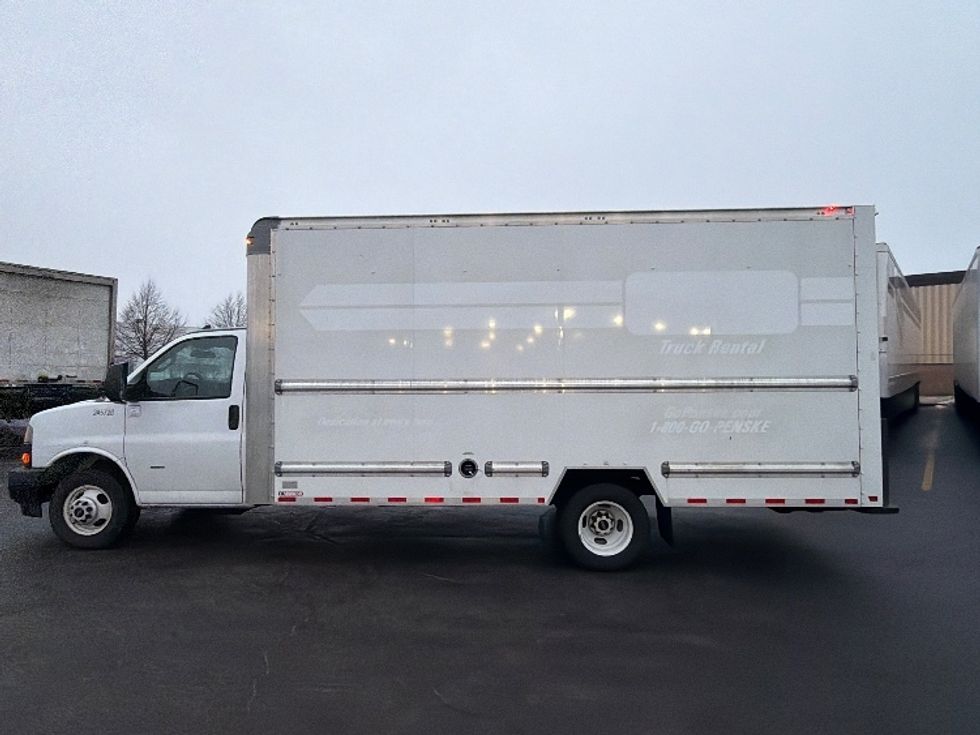 Light Duty Box Truck-Light and Medium Duty Trucks-GMC-2022-Savana G33903-Sturtevant-WI-48,025\n\t\tmiles-$ 41,250 - Image 13