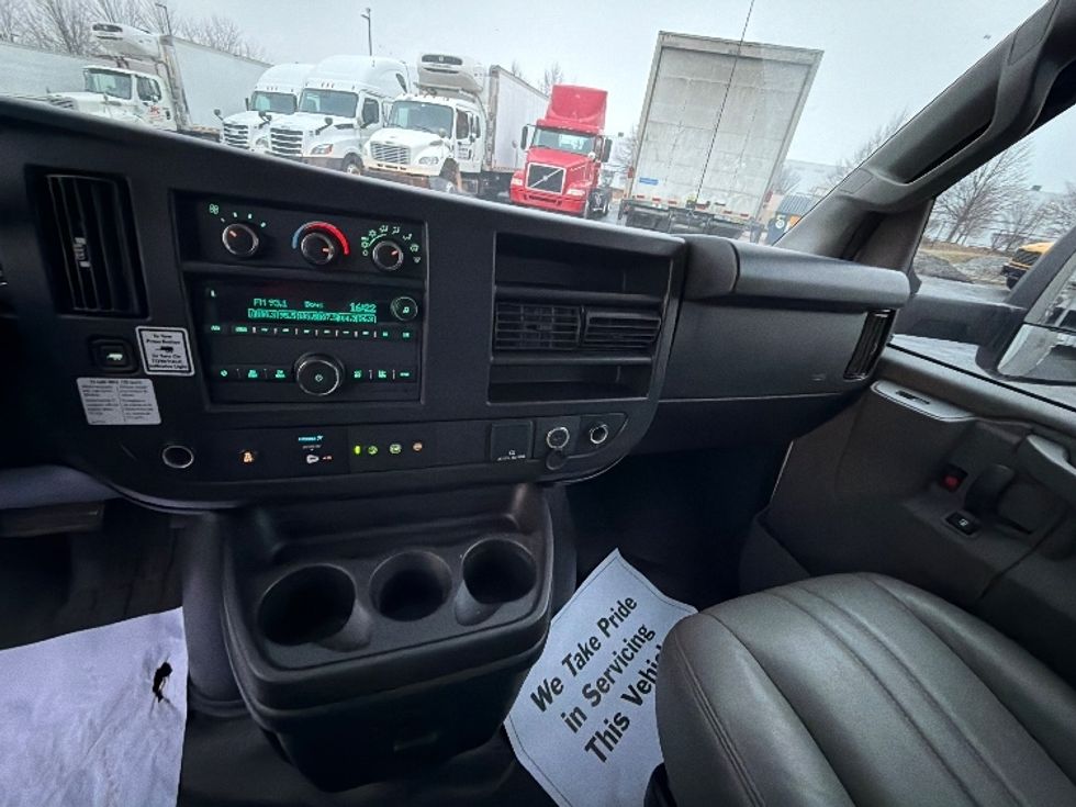 Light Duty Box Truck-Light and Medium Duty Trucks-GMC-2022-Savana G33903-Sturtevant-WI-48,025\n\t\tmiles-$ 41,250 - Image 16