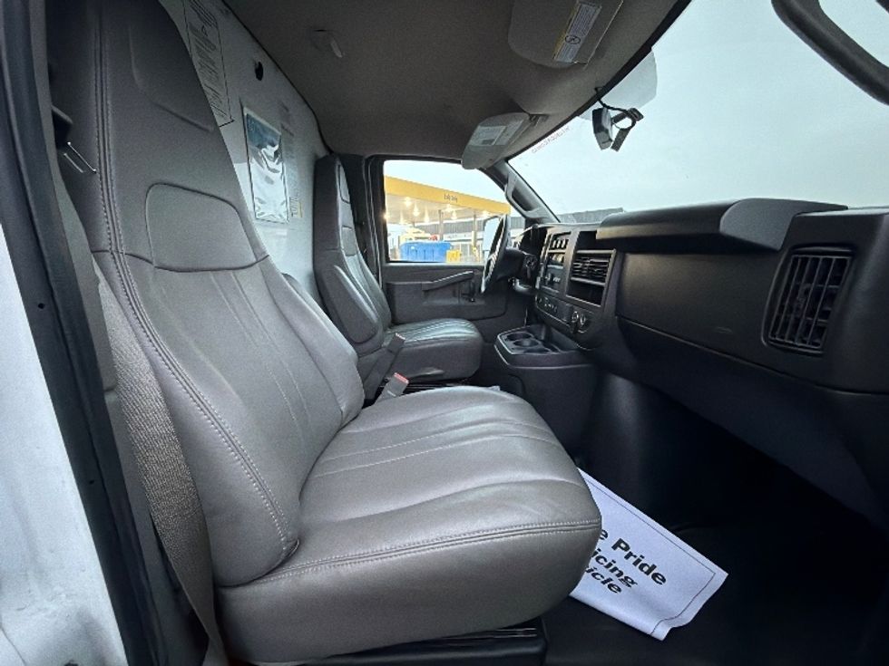 Light Duty Box Truck-Light and Medium Duty Trucks-GMC-2022-Savana G33903-Sturtevant-WI-48,025\n\t\tmiles-$ 41,250 - Image 19