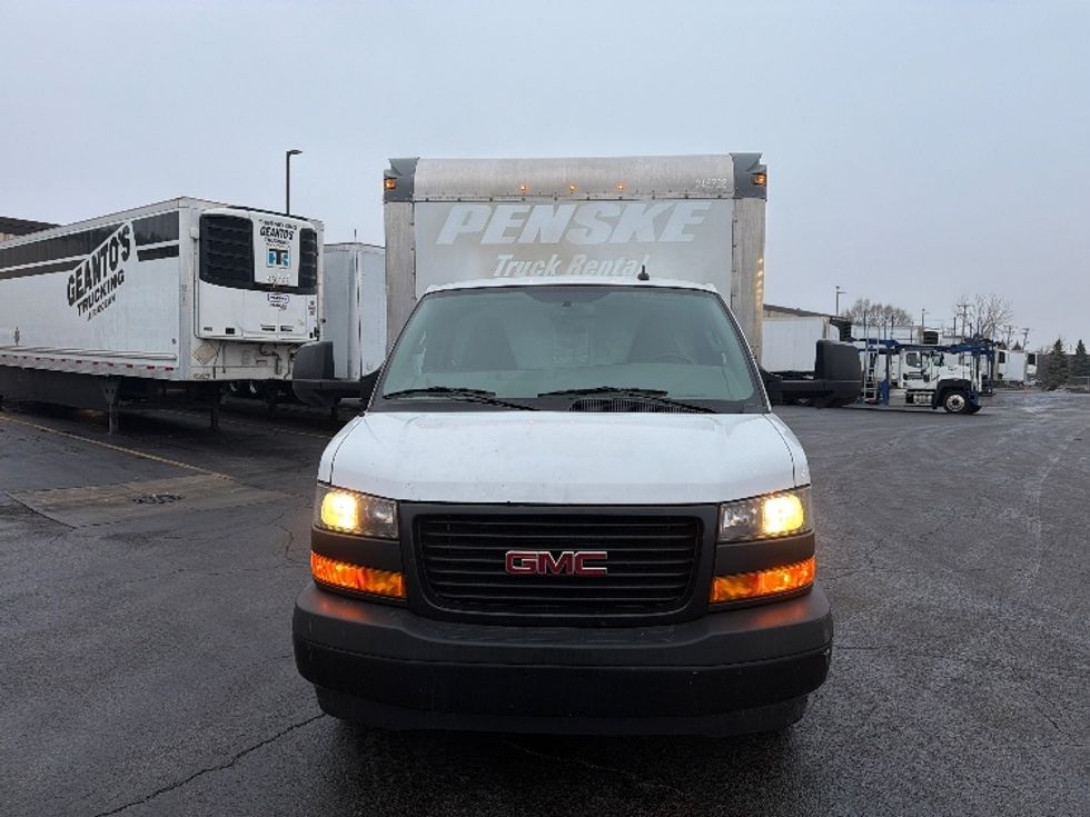Light Duty Box Truck-Light and Medium Duty Trucks-GMC-2022-Savana G33903-Sturtevant-WI-48,025\n\t\tmiles-$ 41,250 - Image 2