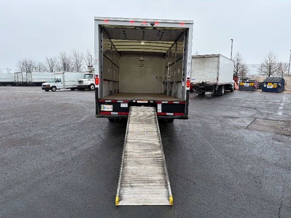 Light Duty Box Truck-Light and Medium Duty Trucks-GMC-2022-Savana G33903-Sturtevant-WI-48,025\n\t\tmiles-$ 41,250 - Image 8