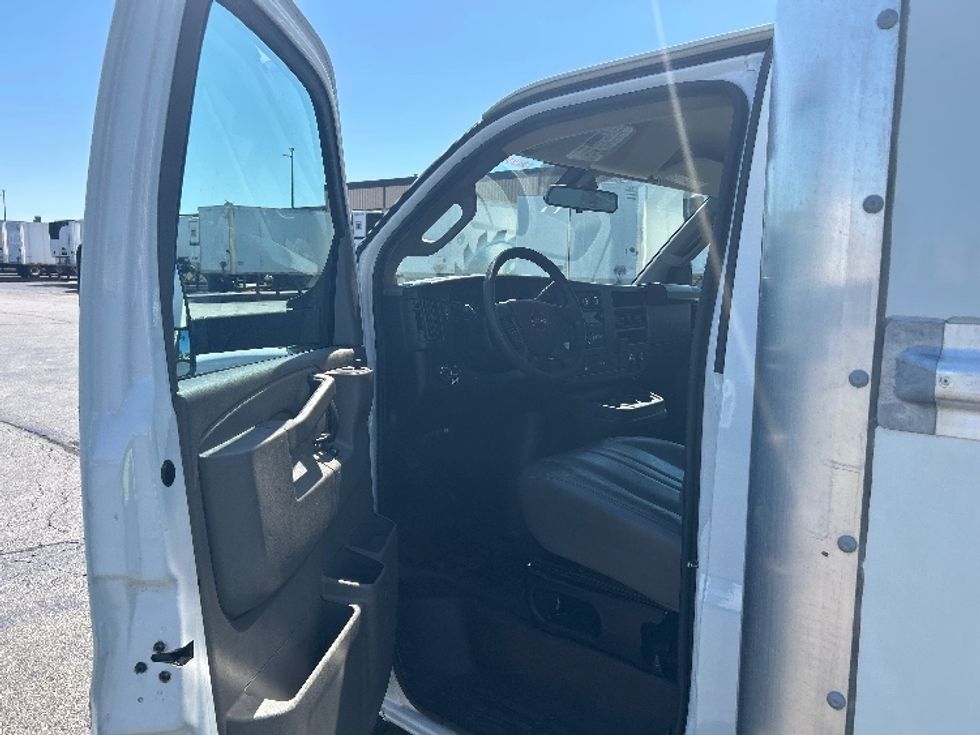 Light Duty Box Truck-Light and Medium Duty Trucks-GMC-2022-Savana G33903-Sturtevant-WI-59,350\n\t\tmiles-$ 36,000 - Image 16