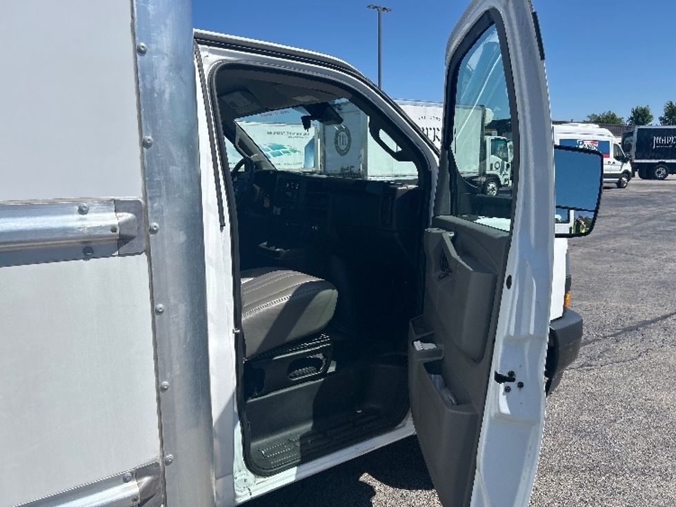 Light Duty Box Truck-Light and Medium Duty Trucks-GMC-2022-Savana G33903-Sturtevant-WI-59,350\n\t\tmiles-$ 36,000 - Image 20