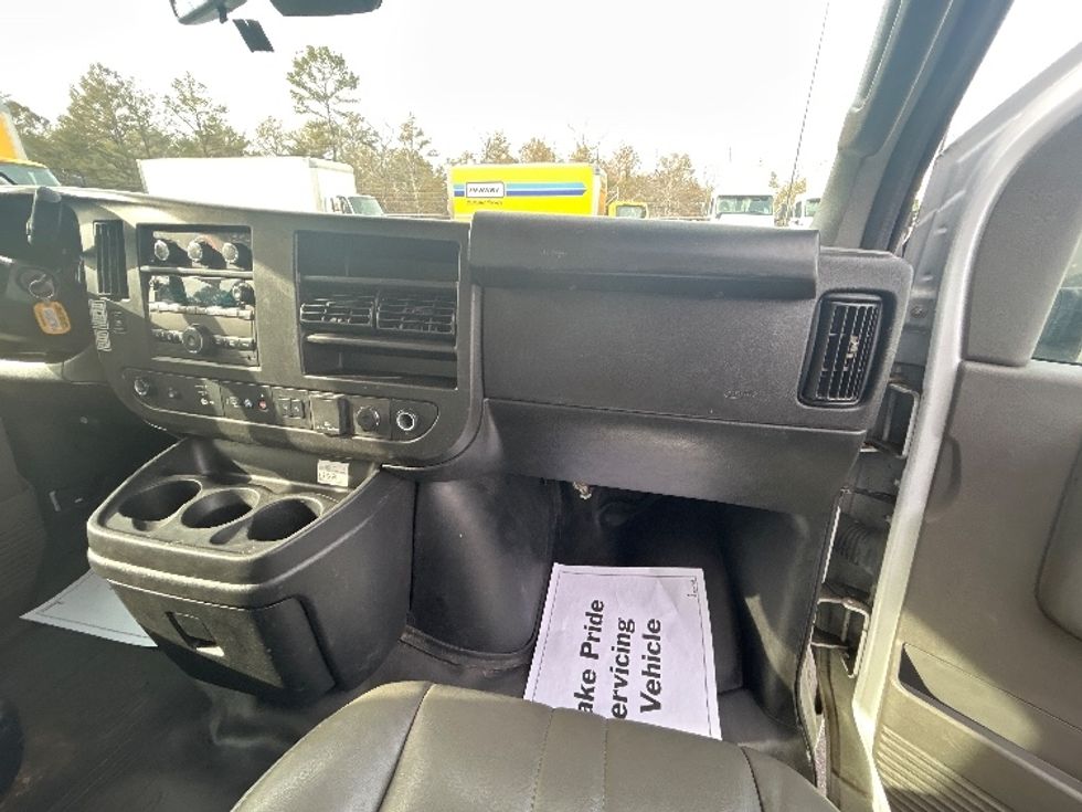 Light Duty Box Truck-Light and Medium Duty Trucks-GMC-2022-Savana G33903-Swedesboro-NJ-33,144\n\t\tmiles-$ 44,000 - Image 20
