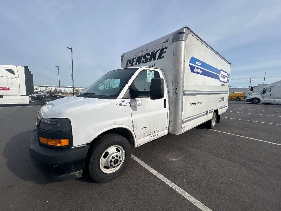 Light Duty Box Truck-Light and Medium Duty Trucks-GMC-2022-Savana G33903-Swedesboro-NJ-33,144\n\t\tmiles-$ 44,000 - Image 3