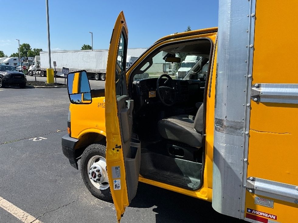 Light Duty Box Truck-Light and Medium Duty Trucks-GMC-2022-Savana G33903-Swedesboro-NJ-90,418\n\t\tmiles-$ 28,750 - Image 16