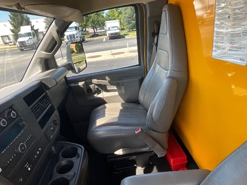 Light Duty Box Truck-Light and Medium Duty Trucks-GMC-2022-Savana G33903-Swedesboro-NJ-90,418\n\t\tmiles-$ 28,750 - Image 19