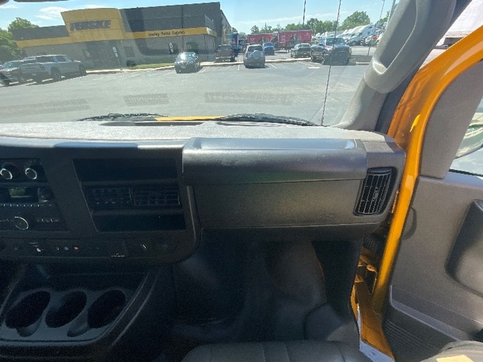 Light Duty Box Truck-Light and Medium Duty Trucks-GMC-2022-Savana G33903-Swedesboro-NJ-90,418\n\t\tmiles-$ 28,750 - Image 21
