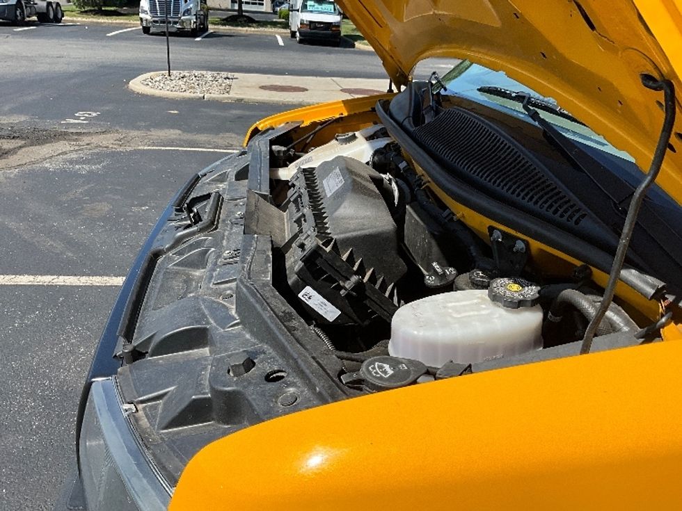 Light Duty Box Truck-Light and Medium Duty Trucks-GMC-2022-Savana G33903-Swedesboro-NJ-90,418\n\t\tmiles-$ 28,750 - Image 24