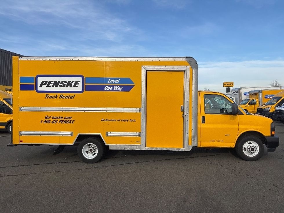 Light Duty Box Truck-Light and Medium Duty Trucks-GMC-2022-Savana G33903-Tacoma-WA-21,082\n\t\tmiles-$ 41,250 - Image 15