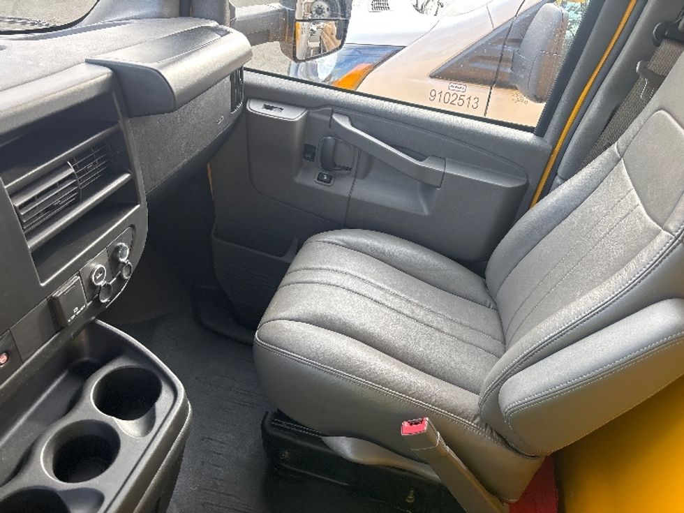 Light Duty Box Truck-Light and Medium Duty Trucks-GMC-2022-Savana G33903-Tacoma-WA-21,082\n\t\tmiles-$ 41,250 - Image 19