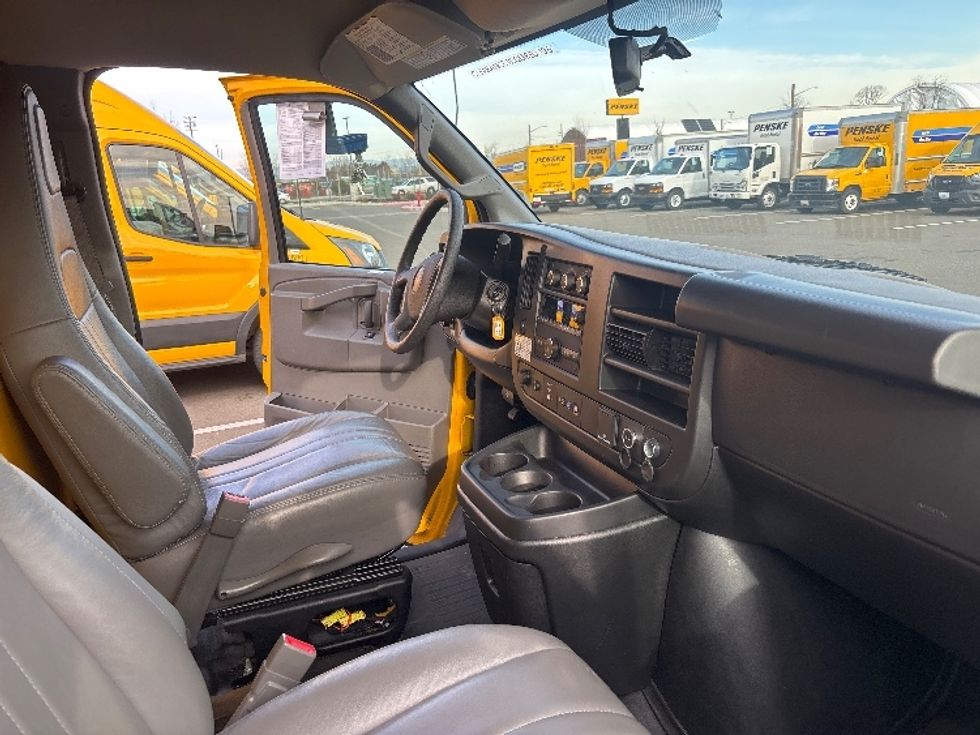 Light Duty Box Truck-Light and Medium Duty Trucks-GMC-2022-Savana G33903-Tacoma-WA-21,082\n\t\tmiles-$ 41,250 - Image 22