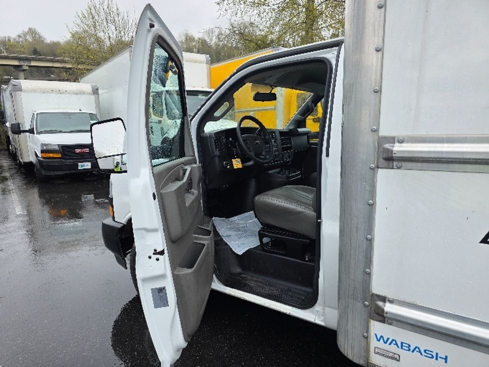 Light Duty Box Truck-Light and Medium Duty Trucks-GMC-2022-Savana G33903-Tacoma-WA-24,538\n\t\tmiles-$ 47,750 - Image 16