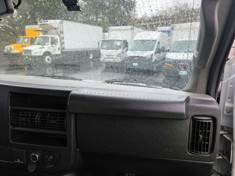 Light Duty Box Truck-Light and Medium Duty Trucks-GMC-2022-Savana G33903-Tacoma-WA-24,538\n\t\tmiles-$ 47,750 - Image 21