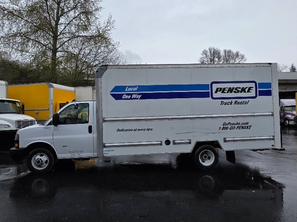 Light Duty Box Truck-Light and Medium Duty Trucks-GMC-2022-Savana G33903-Tacoma-WA-24,538\n\t\tmiles-$ 47,750 - Image 4