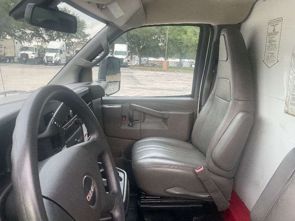 Light Duty Box Truck-Light and Medium Duty Trucks-GMC-2022-Savana G33903-Tampa-FL-100,435\n\t\tmiles-$ 30,750 - Image 19