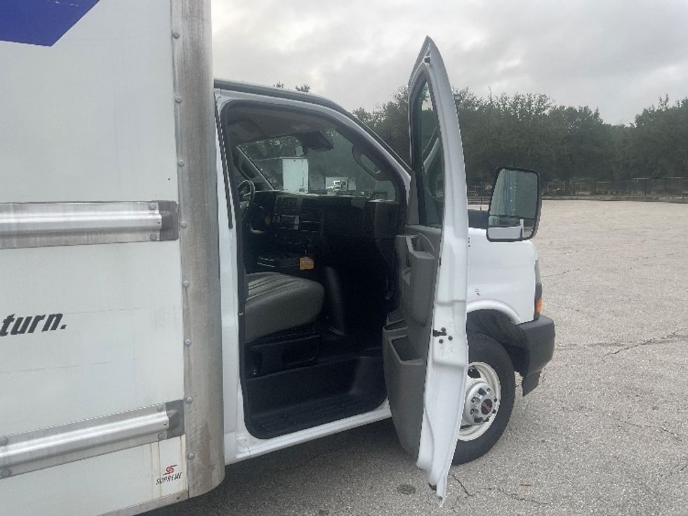 Light Duty Box Truck-Light and Medium Duty Trucks-GMC-2022-Savana G33903-Tampa-FL-100,435\n\t\tmiles-$ 30,750 - Image 20