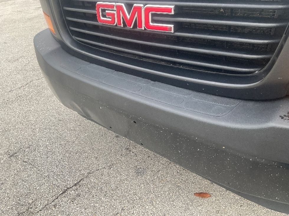 Light Duty Box Truck-Light and Medium Duty Trucks-GMC-2022-Savana G33903-Tampa-FL-100,435\n\t\tmiles-$ 30,750 - Image 31