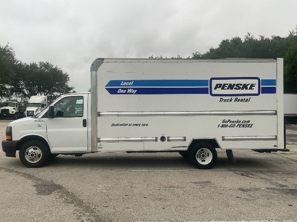 Light Duty Box Truck-Light and Medium Duty Trucks-GMC-2022-Savana G33903-Tampa-FL-100,435\n\t\tmiles-$ 30,750 - Image 4